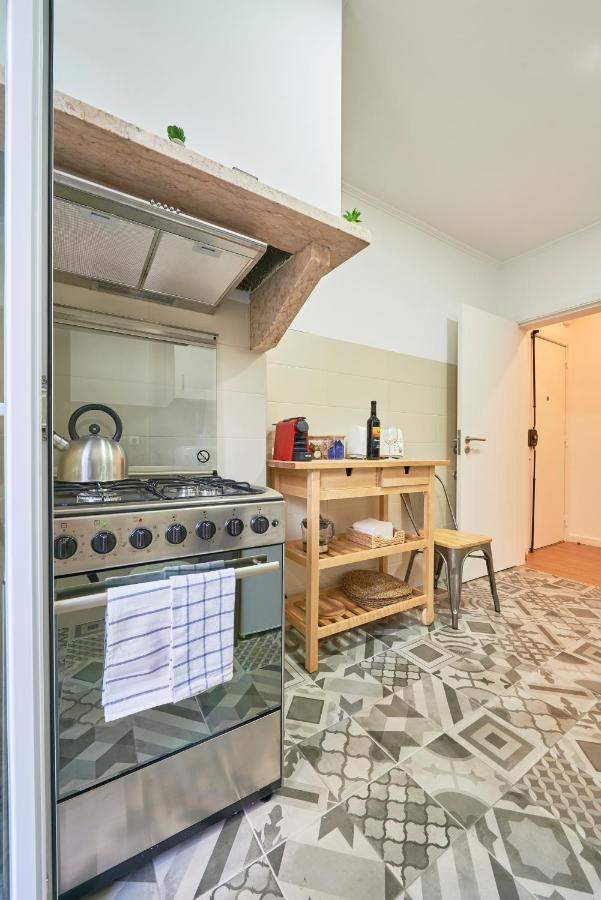 Belem Light Filled Apt With Patio, By Timecooler Lisboa المظهر الخارجي الصورة