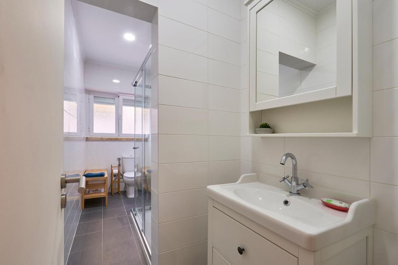 Belem Light Filled Apt With Patio, By Timecooler Lisboa المظهر الخارجي الصورة